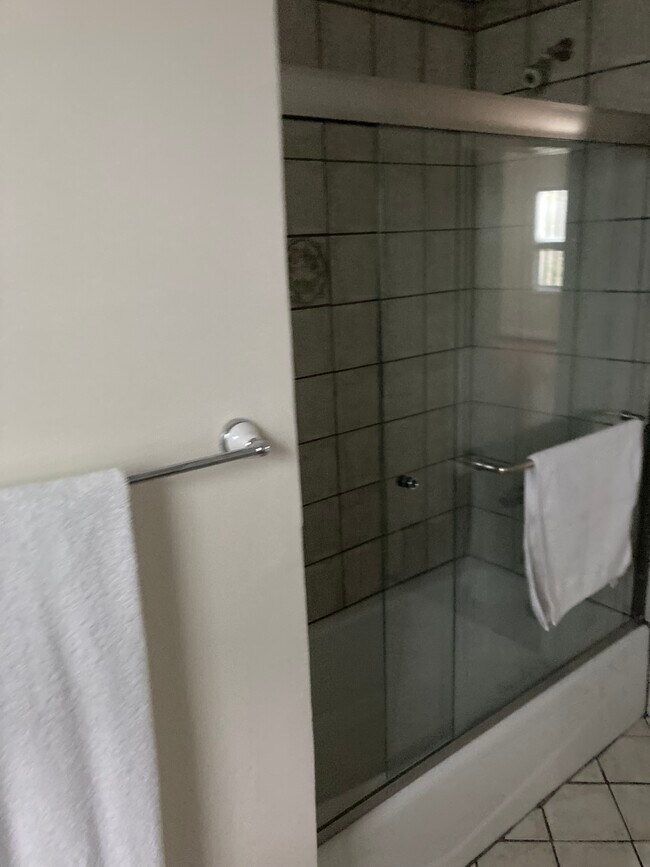 Building Photo - 500 N Harper Ave