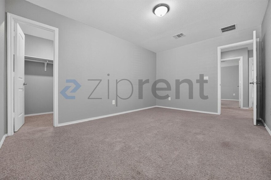 Building Photo - Unit