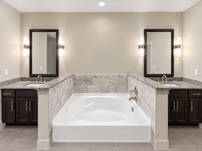 Building Photo - 10401 Town & Country Way