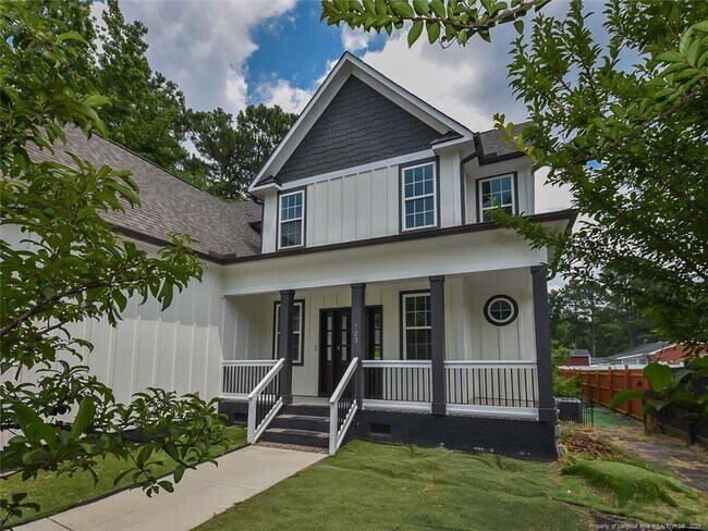 Building Photo - 723 Lindley Dr