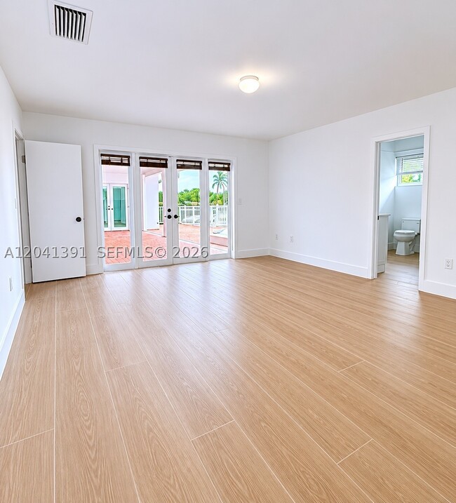 Building Photo - 13005 Zambrana St