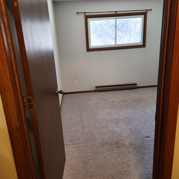 Bed room 1 - 524 Marshal Ct