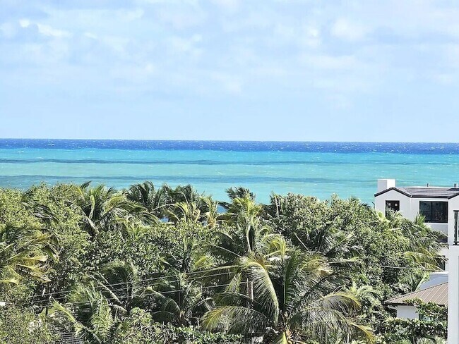 Building Photo - 3031 N Ocean Blvd