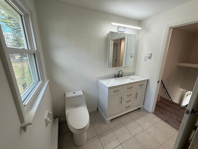 Building Photo - 1328 East St