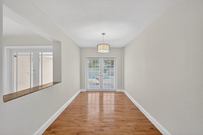 Building Photo - 2213 NE 16th St