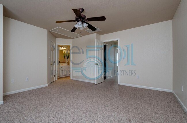 Building Photo - *Coming Available in October* Pride of ownership shines in this convenient Midtown, 2 BR & 2.5 BA...