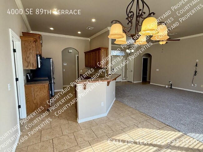 Building Photo - 4000 SE 89th Terrace