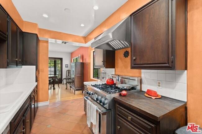Building Photo - 22620 Dolorosa St