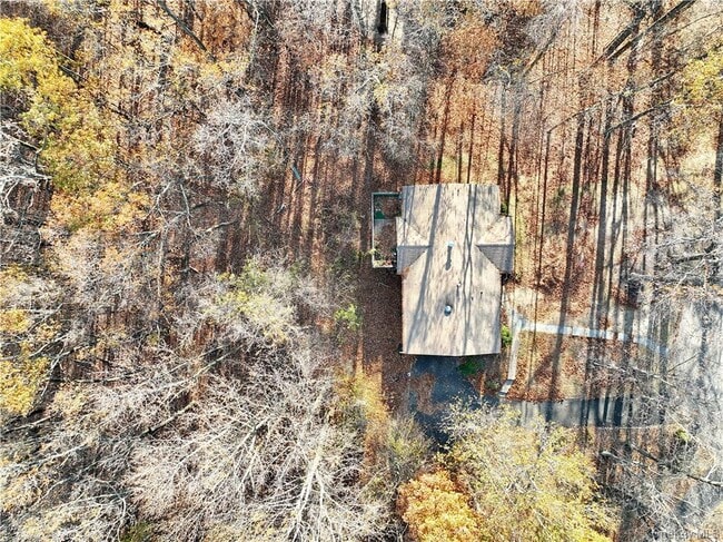 Building Photo - 9 Country Club Ln