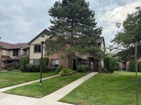 Building Photo - 1560 Meadowside Dr