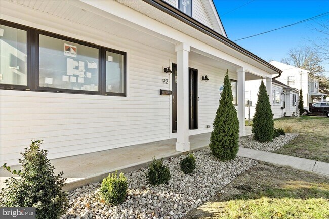 Building Photo - 92 Pennwood Dr