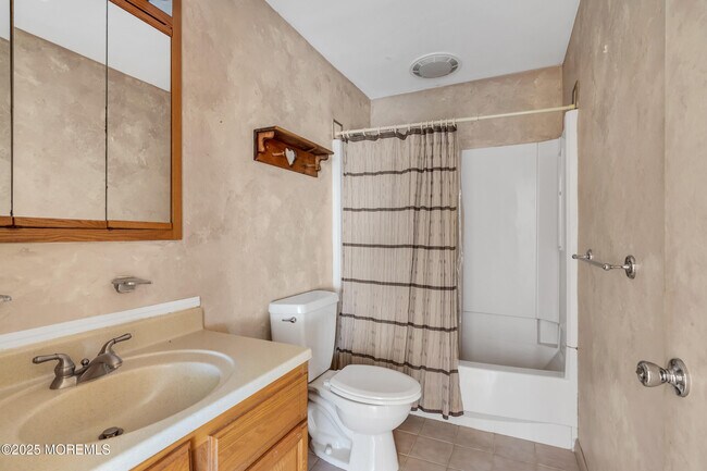 Building Photo - 353 Cokes Dr