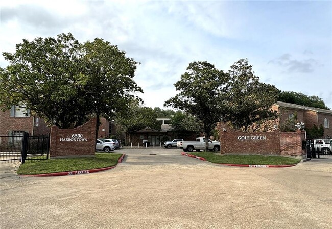 Primary Photo - 6500 Harbor Town Dr