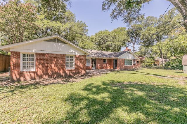 Building Photo - 3215 Spanish Oak Dr