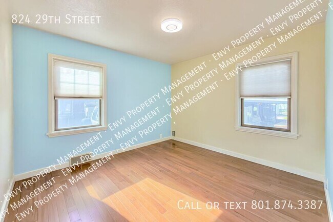 Building Photo - 824 29th St
