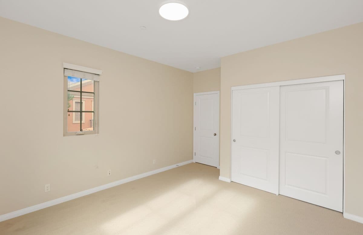 Building Photo - 86 Cipresso