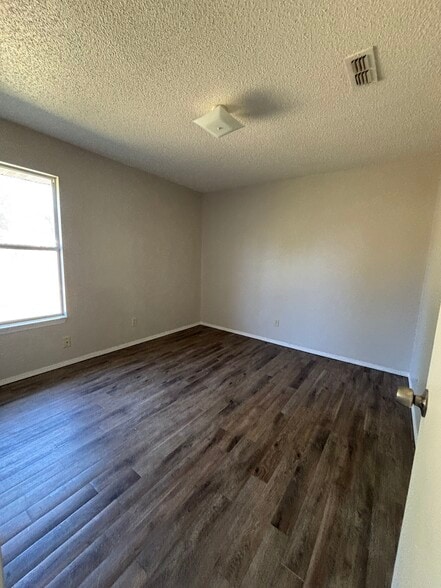 Building Photo - 3166 Singletree Ave