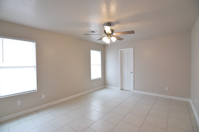 Building Photo - 4507 Hank Dr