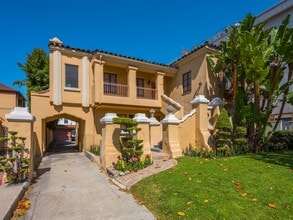 Building Photo - 223 S Gale Dr