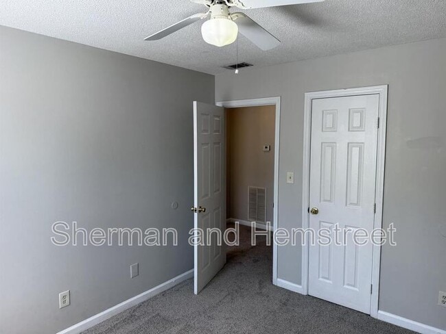 Building Photo - 516 Commons Dr