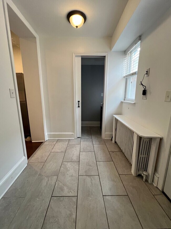 Building Photo - Stunning 4-Bedroom Townhome in the Heart of Fishtown! Available NOW!