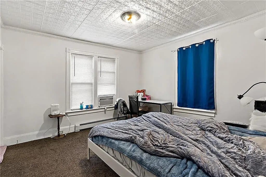 Living Room - 102 Francis Ave