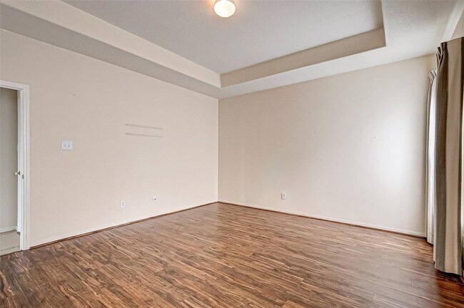 Building Photo - 15131 Live Oak Bend Way