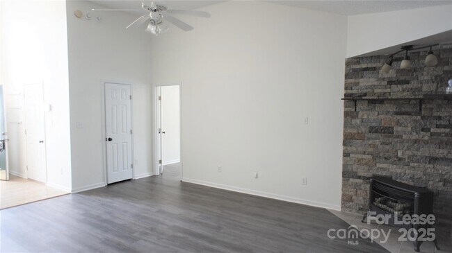 Building Photo - 2309 Ivy Run Dr