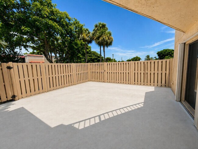 Building Photo - 3725 Village Dr