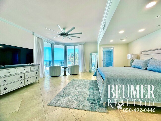 Building Photo - Upscale 3 BR 3 BA furnished Condo On the Gulf for 12 Month Lease
