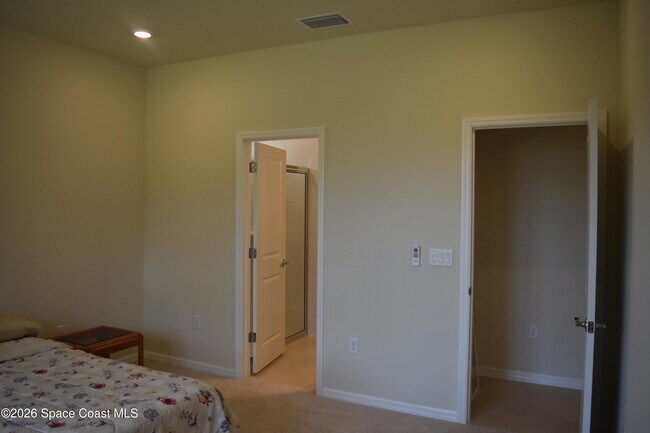 Building Photo - 5039 Sunnytime St