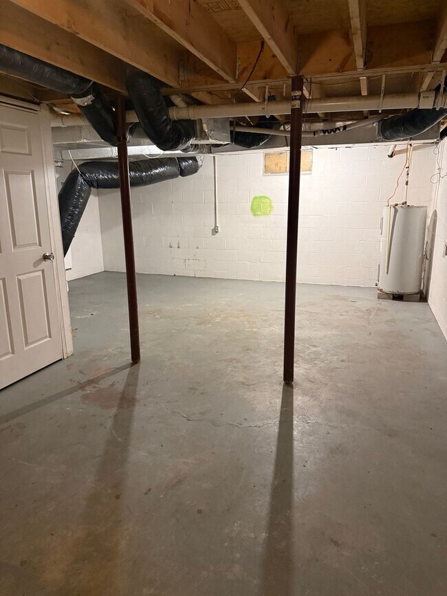 Building Photo - 4937 Byers Rd