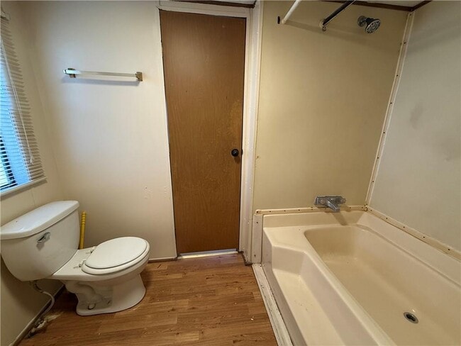 Building Photo - 15 Elza Dr