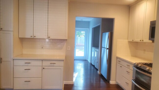 Building Photo - 4128 N 46th Pl
