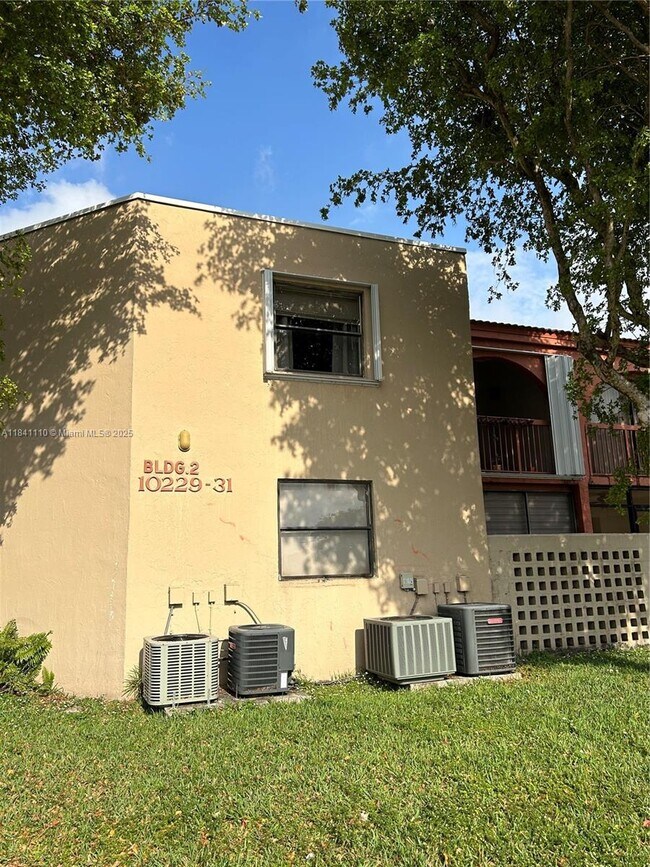 Building Photo - 10229 NW 9th St Cir