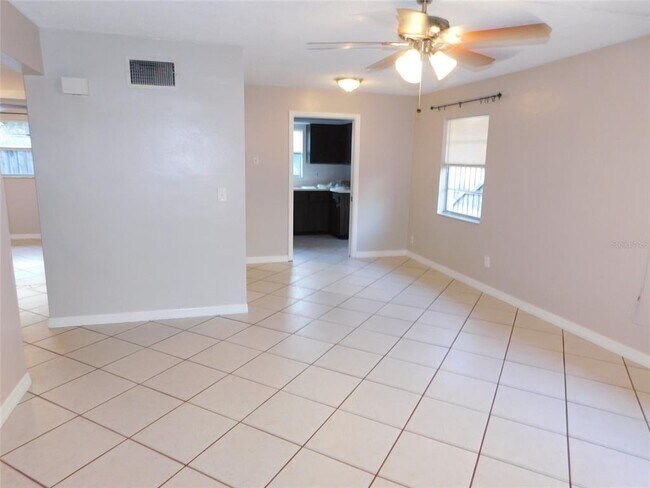 Building Photo - 702 Heritage Ln