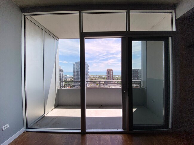 Building Photo - 1720 S Michigan Ave