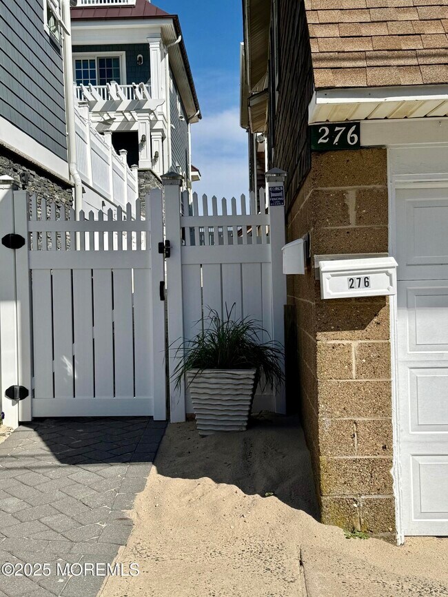Building Photo - 275 Beach Front