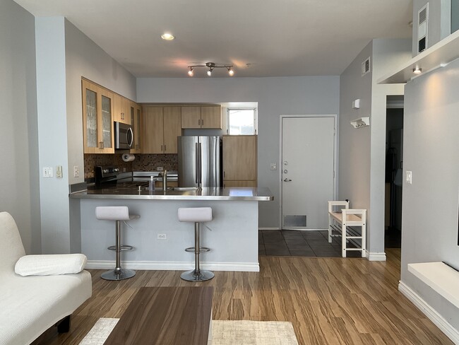 Building Photo - 101 Market St