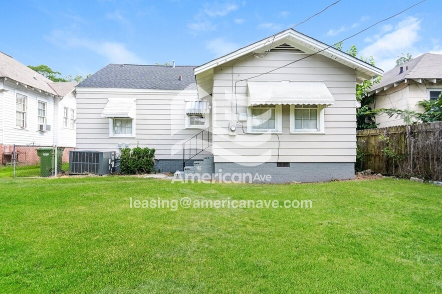 Building Photo - 1324 18th St