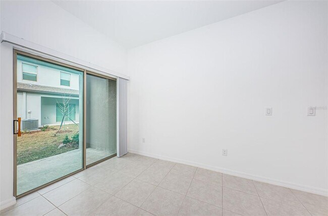 Building Photo - 8327 Crescent Oaks Dr