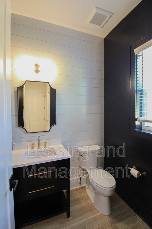 Building Photo - 3633 Happyland Blvd
