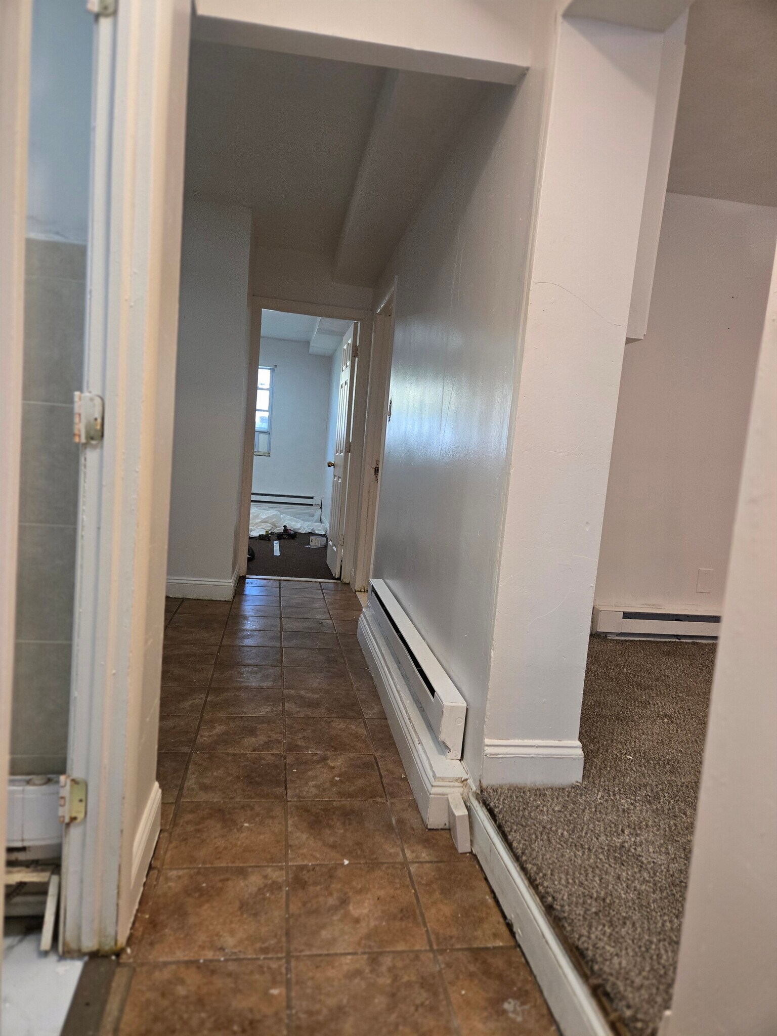 Building Photo - 945 E 220th St