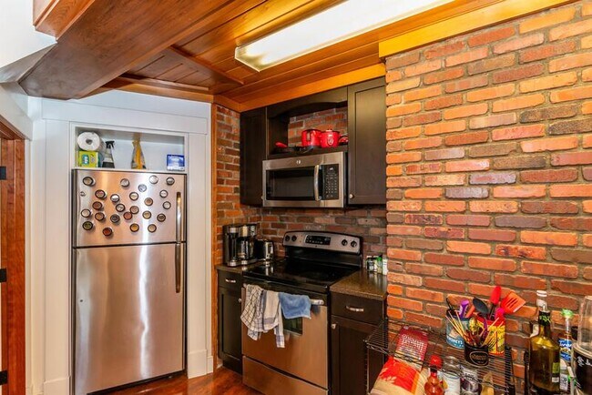 Building Photo - 402 S 5th Ave