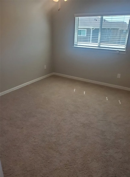 Building Photo - 2909 Bluets Dr