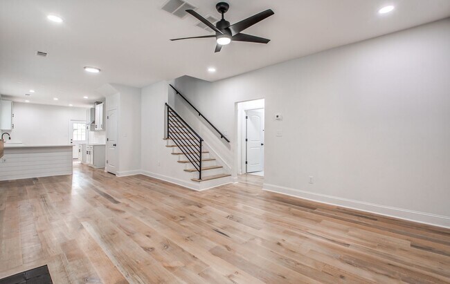 Building Photo - 1825 Young Ave