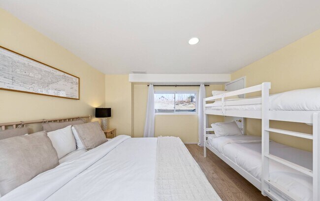 Building Photo - 12 Douglas Ct