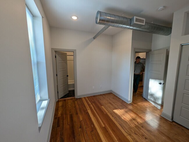 Building Photo - 3611 Newton Ave