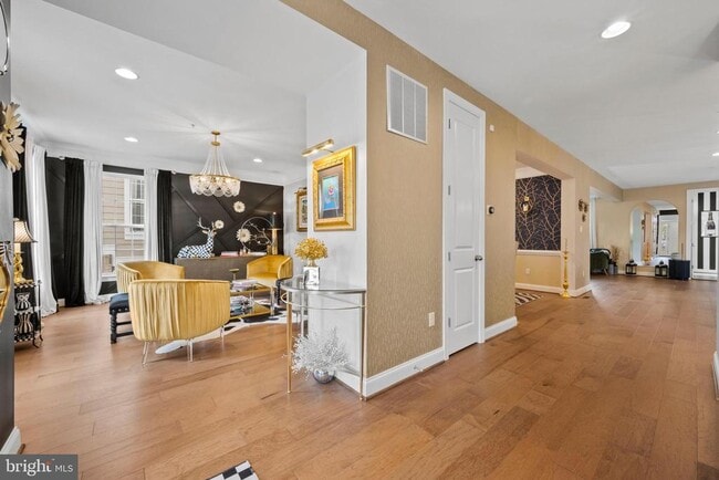 Building Photo - 607 Somerstown St