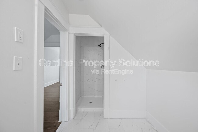 Building Photo - 5622 Prentice St